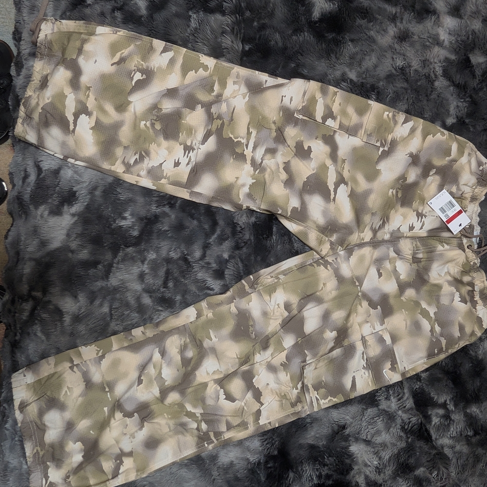 Nike Men's Tan Camouflage Cargo Pants